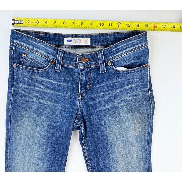 Levi's Size 9M Womens 26 Inch Inseam Demi Curve Juniors Blue Denim logo Jeans - Picture 3 of 12